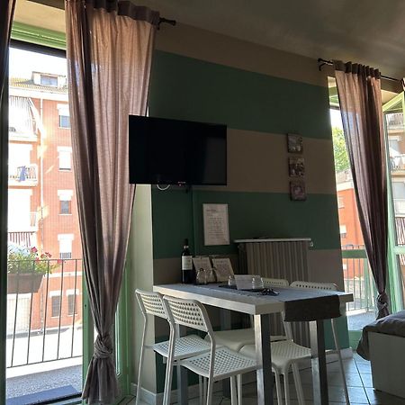 Ferienwohnung Bon Bon Del Corso Con Terrazzo E Aria Condizionata Asti Exterior foto